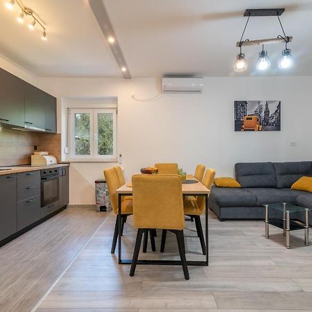 Apartman Galeb Trogir Bagian luar foto