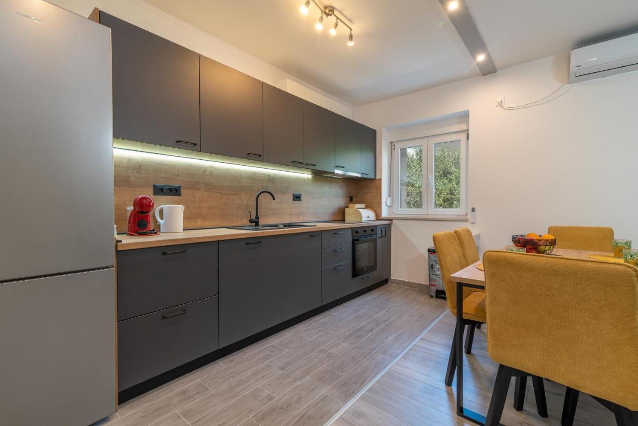 Apartman Galeb Trogir Bagian luar foto