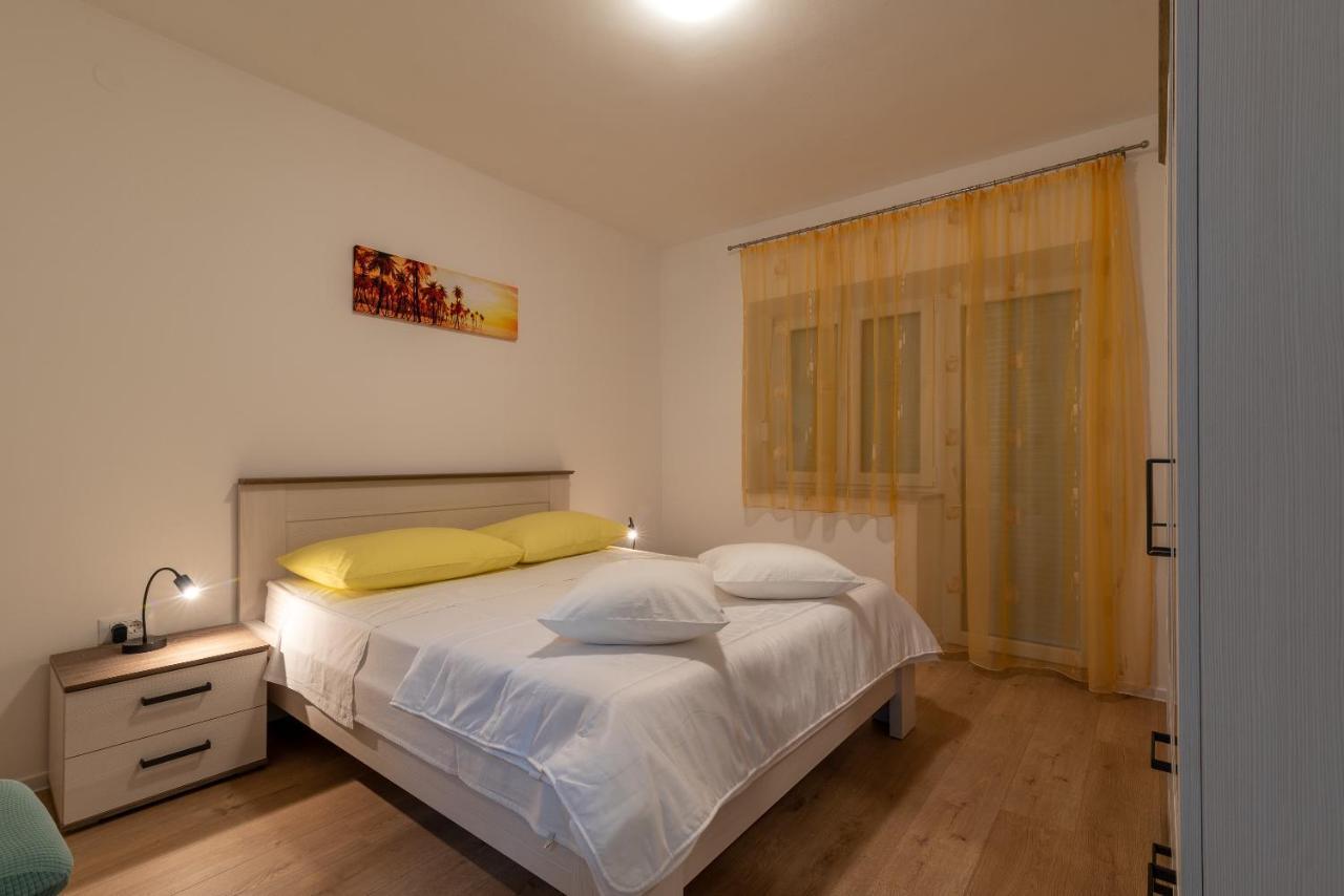 Apartman Galeb Trogir Bagian luar foto