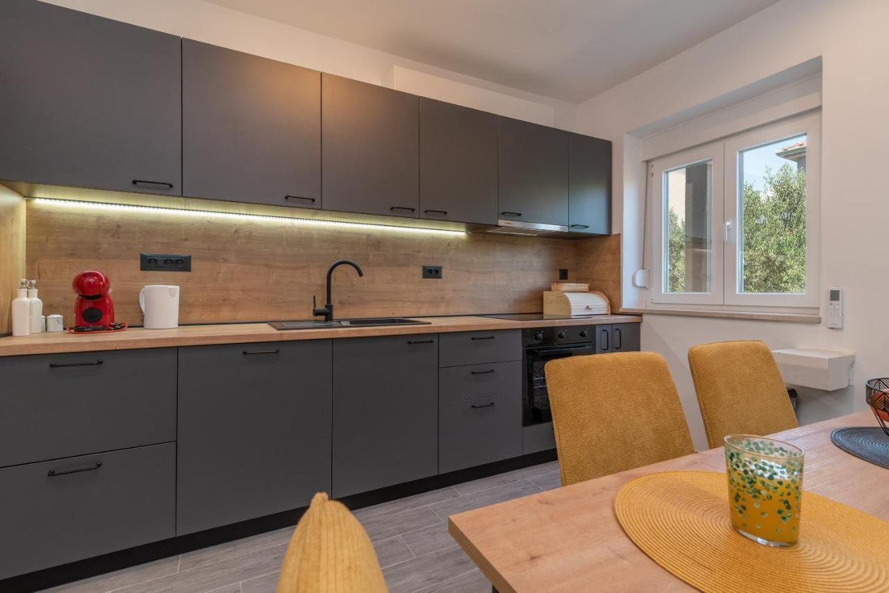 Apartman Galeb Trogir Bagian luar foto