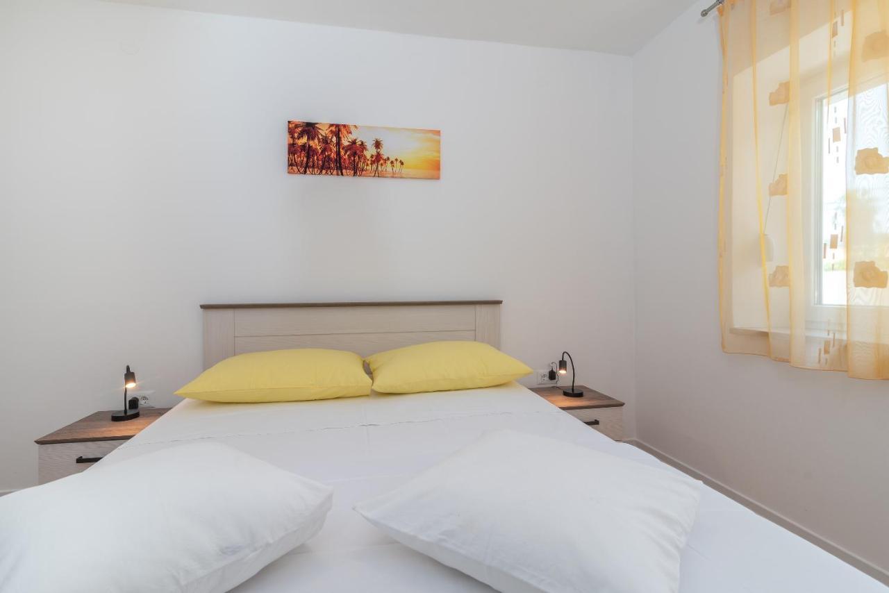 Apartman Galeb Trogir Bagian luar foto