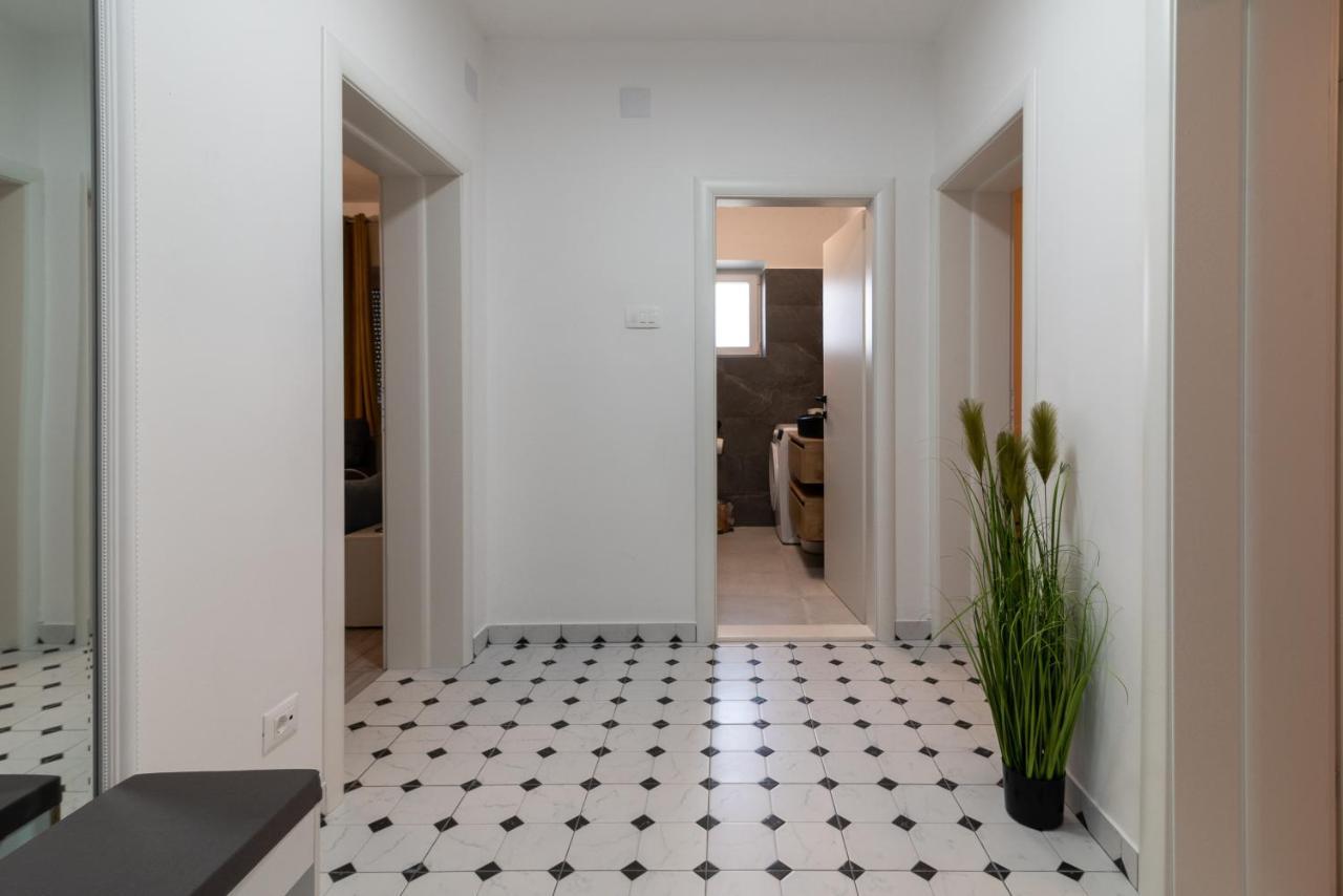 Apartman Galeb Trogir Bagian luar foto